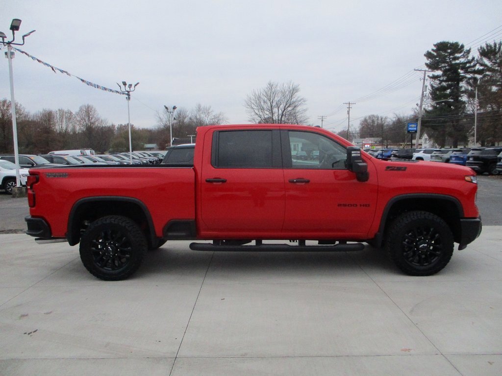 2026 Chevrolet Silverado 2500HD LT photo 3