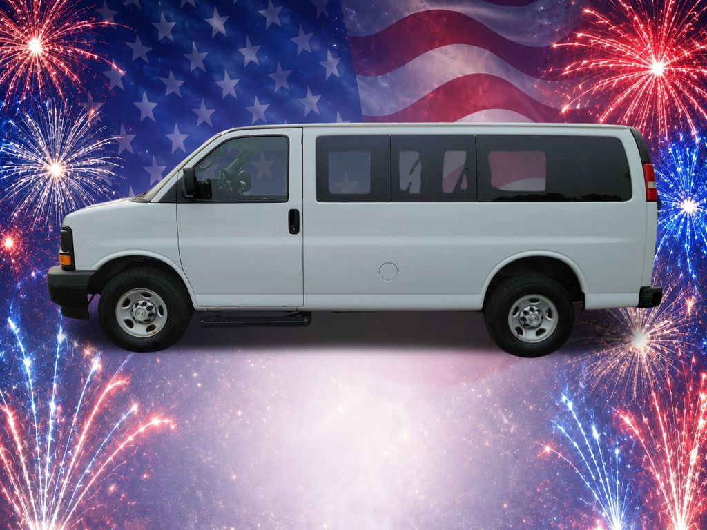 Used 2017 Chevrolet Express Passenger LS with VIN 1GNWGEFG6H1118994 for sale in Orwell, OH