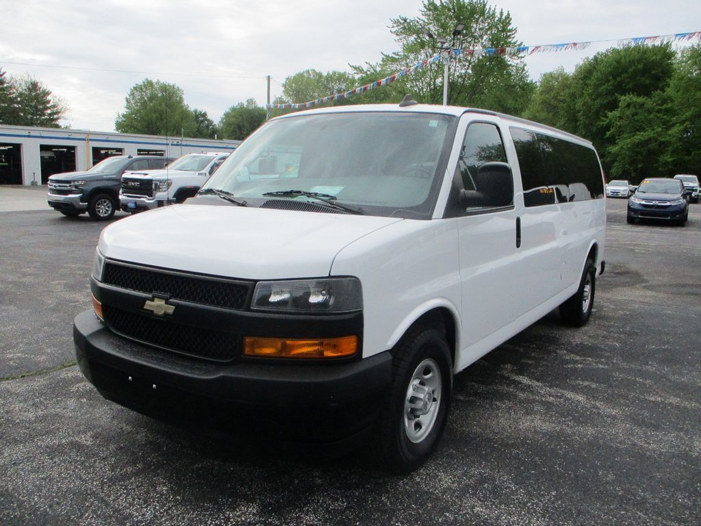 Used 2019 Chevrolet Express Passenger LS with VIN 1GAZGNFGXK1294999 for sale in Orwell, OH
