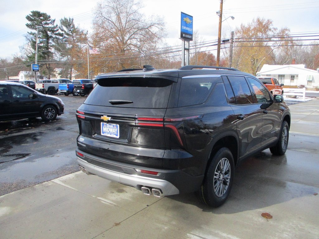 2026 Chevrolet Traverse photo 2