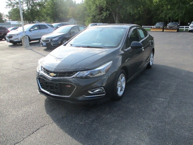 Used 2017 Chevrolet Cruze LT with VIN 1G1BE5SM7H7184517 for sale in Orwell, OH