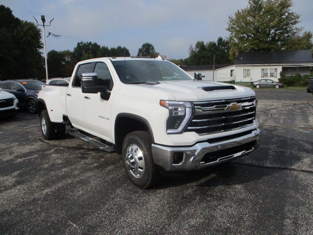 2026 Chevrolet Silverado 3500HD LTZ's photo