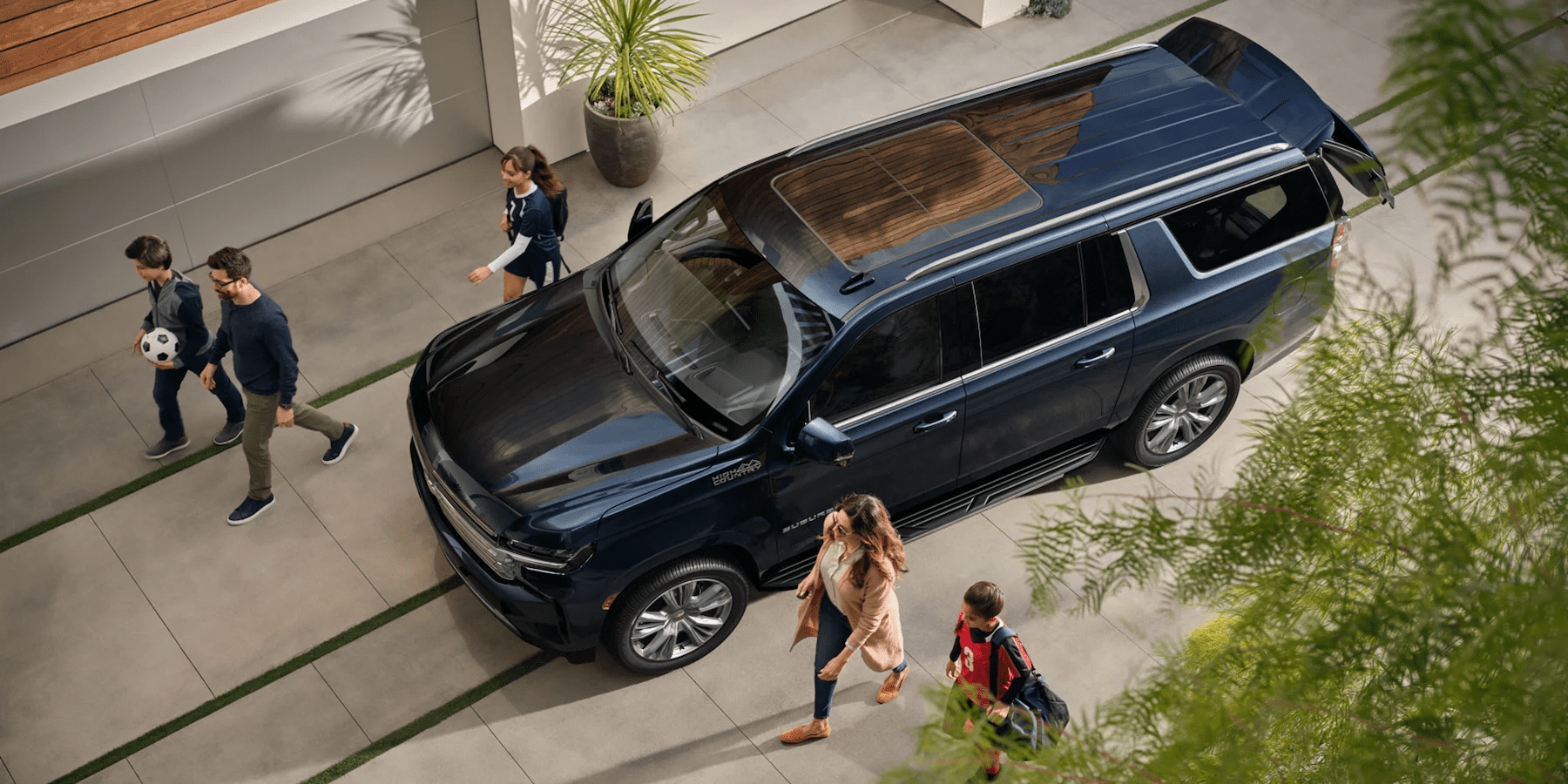 2023-Chevy-Suburban-Exterior-Black2.PNG.PNG