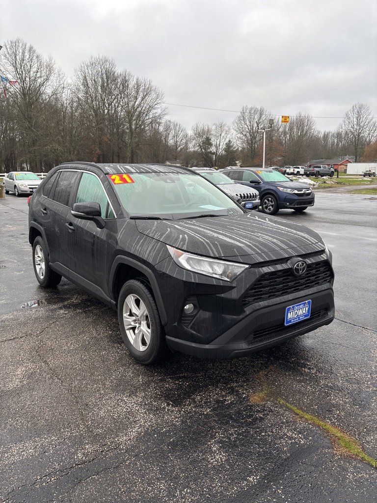 2021 Toyota RAV4 XLE photo 2