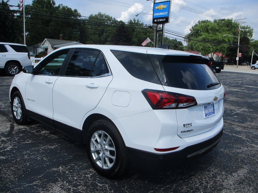 2024 Chevrolet Equinox LT photo 3