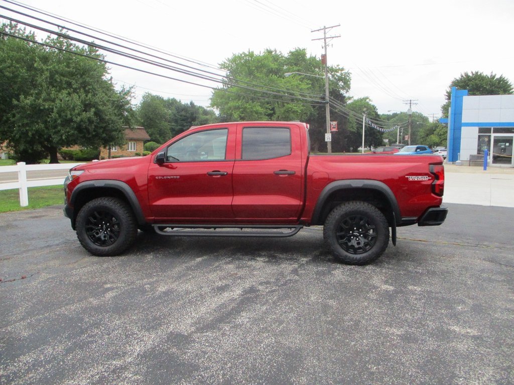2025 Chevrolet Colorado Trail Boss photo 3