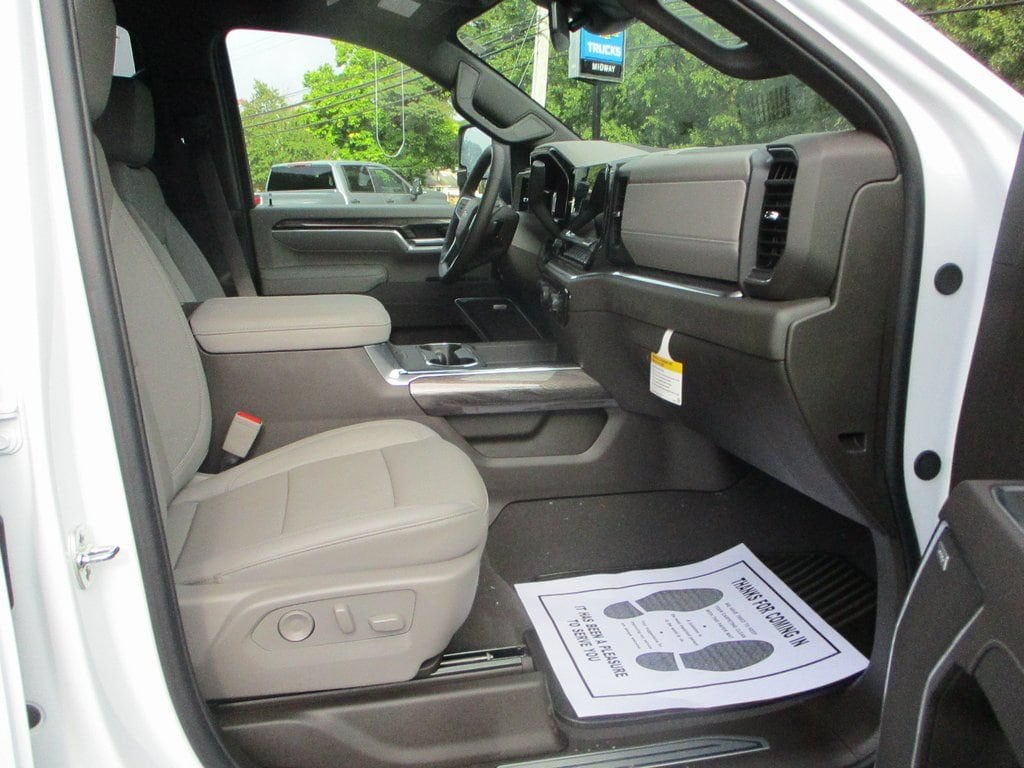 2026 Chevrolet Silverado 3500 HD LTZ - Photo 7