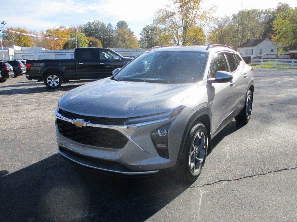 Used 2024 Chevrolet Trax LT SUV