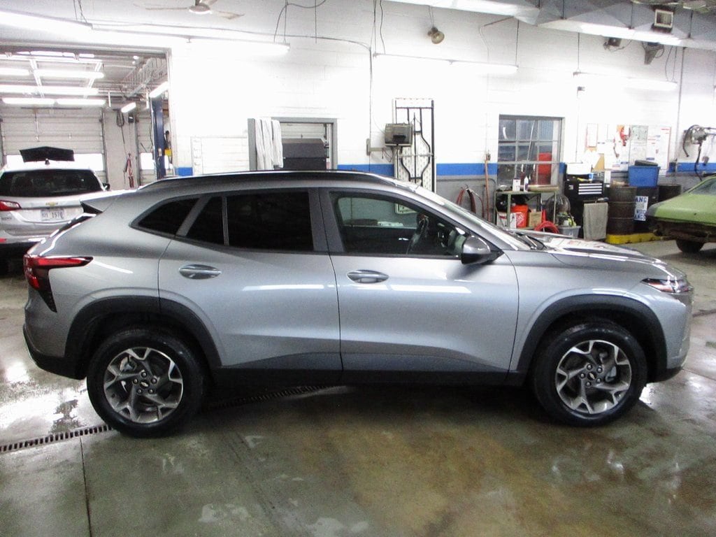 Used 2024 Chevrolet Trax LT SUV