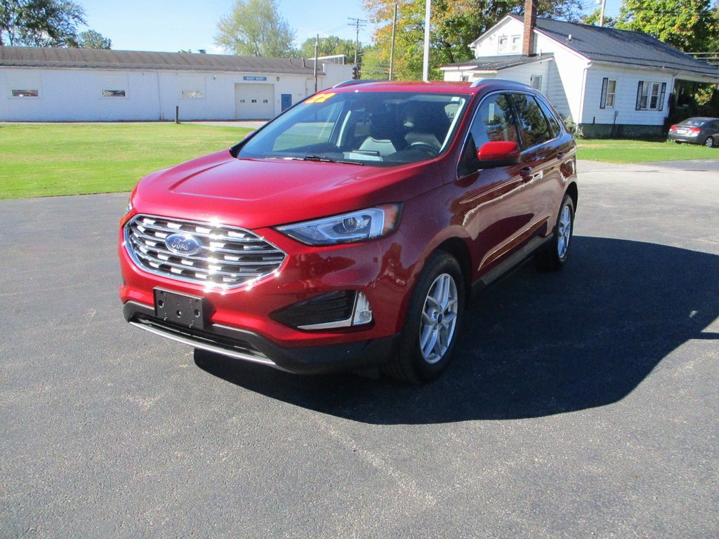2022 Ford Edge SEL photo 2