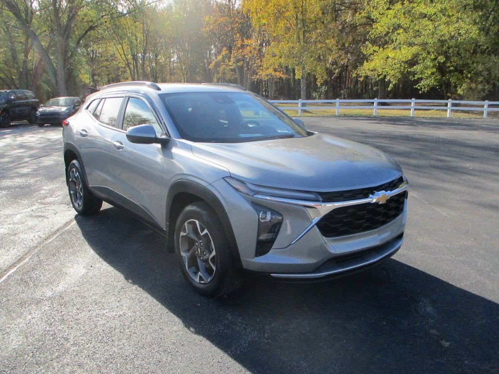 Used 2024 Chevrolet Trax LT SUV