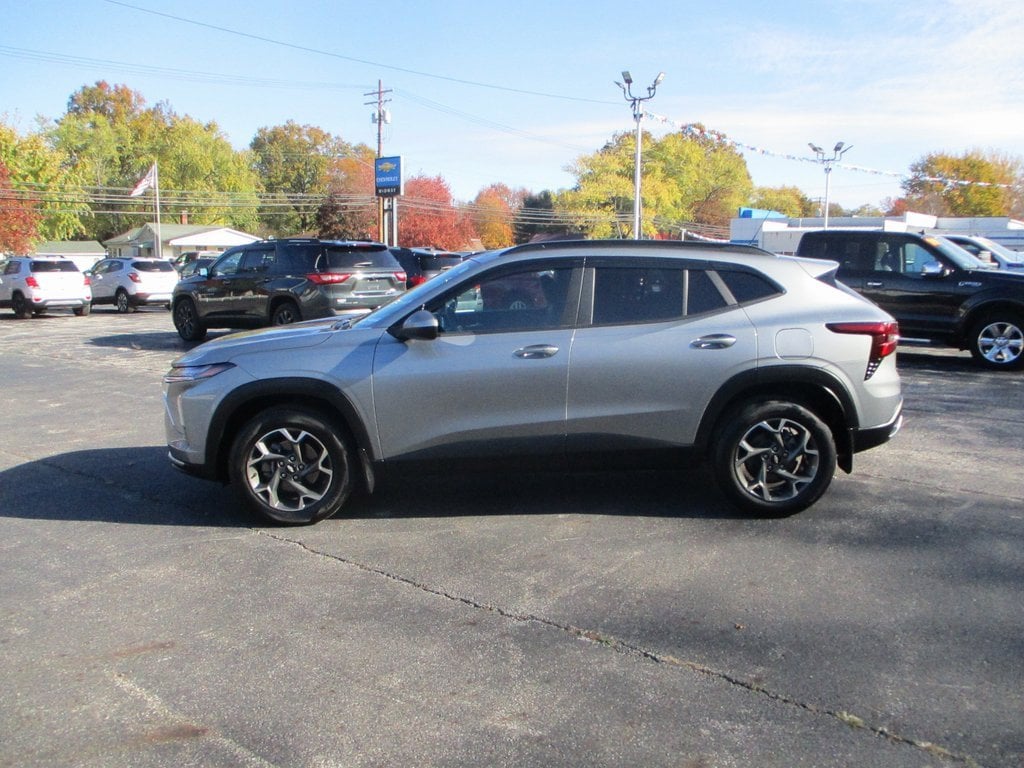 Used 2024 Chevrolet Trax LT SUV