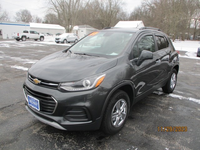 Used 2017 Chevrolet Trax LT with VIN 3GNCJPSB3HL290287 for sale in Orwell, OH