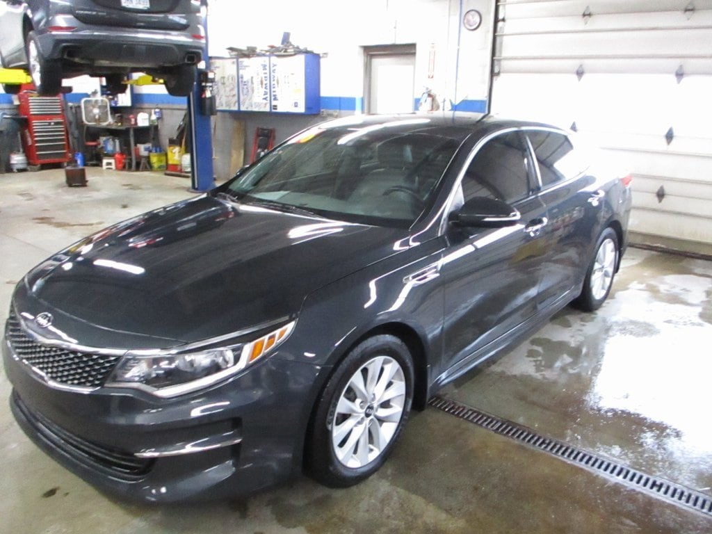 2016 Kia Optima EX's photo