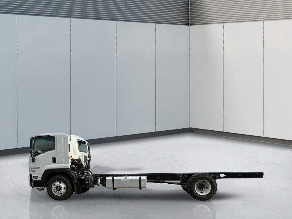 New 2025 ISUZU FTR