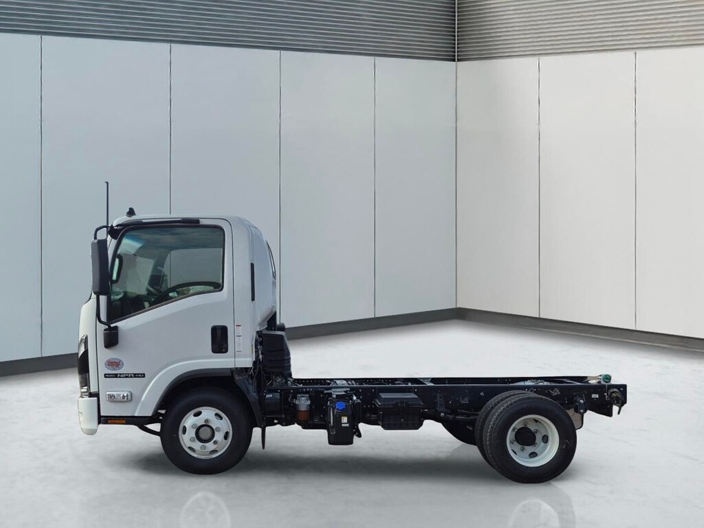New 2025 ISUZU NPR-HD