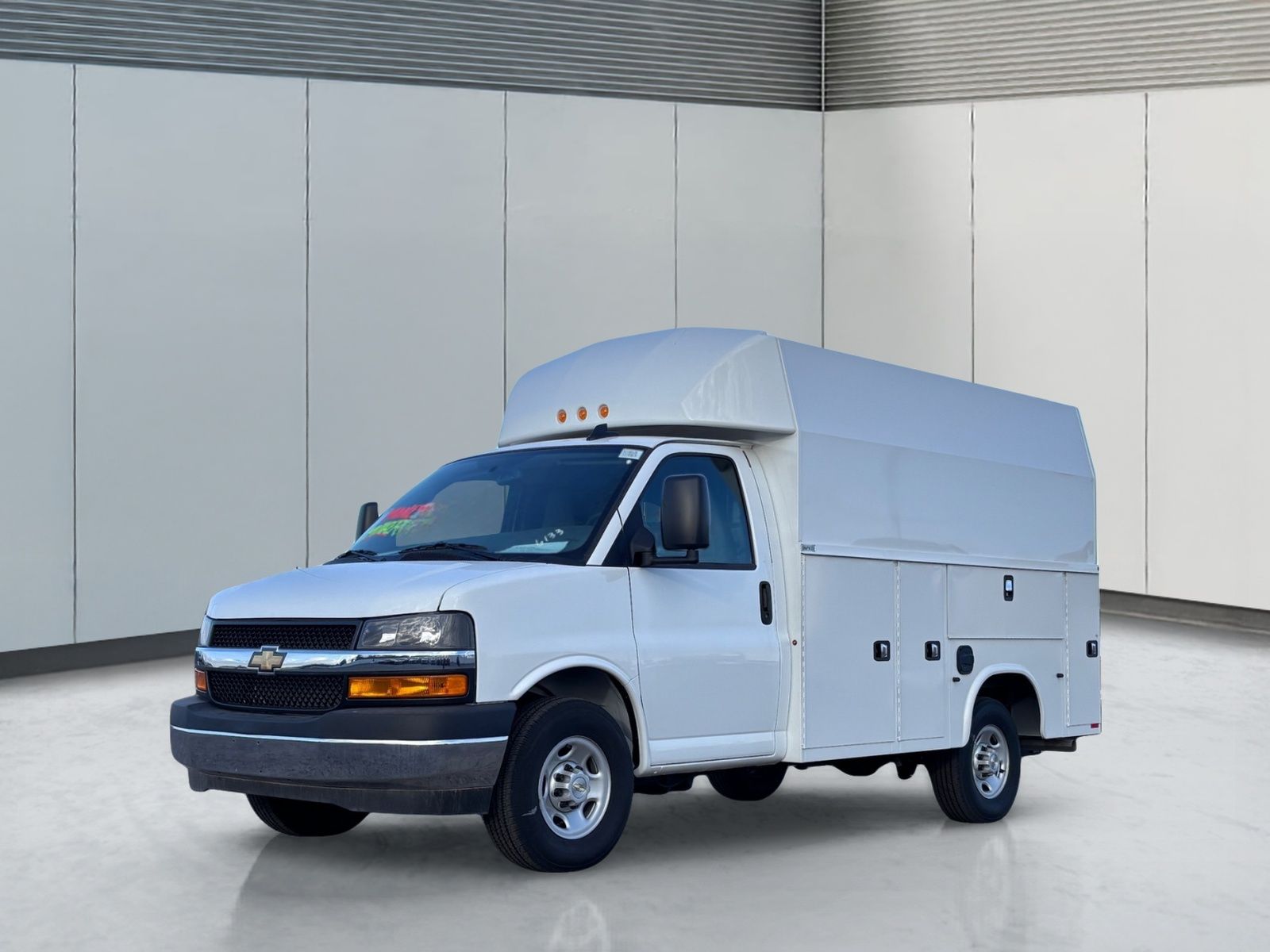 2025 Chevrolet Express Cutaway