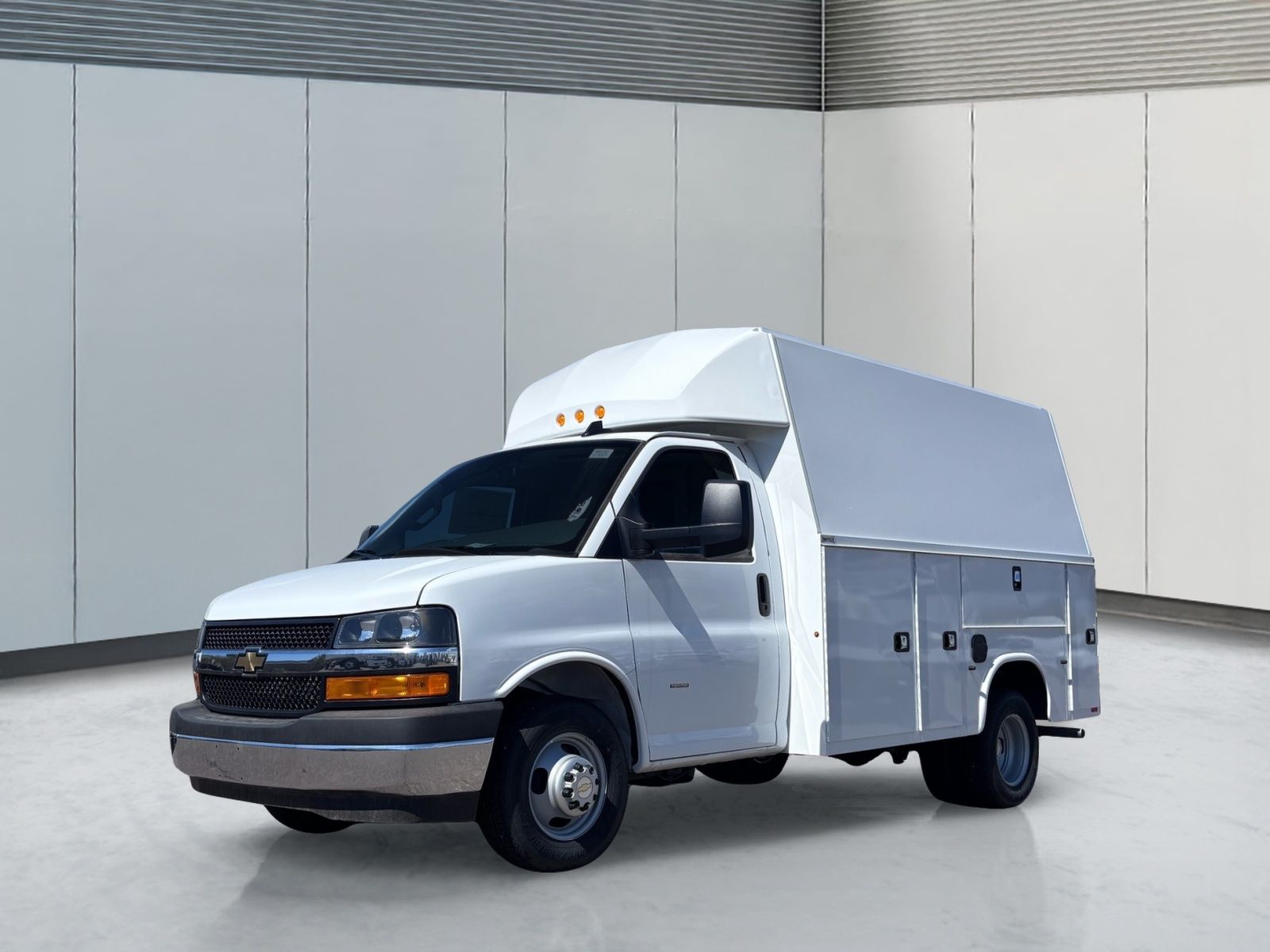 2026 Chevrolet Express Cutaway Base