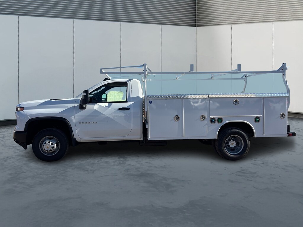 New 2025 Chevrolet Silverado 3500 CB