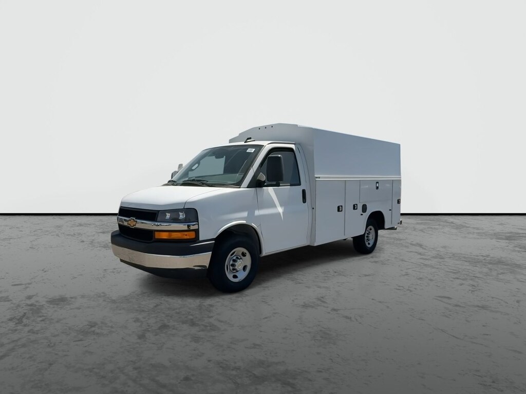 New 2025 Chevrolet Express 3500 CB