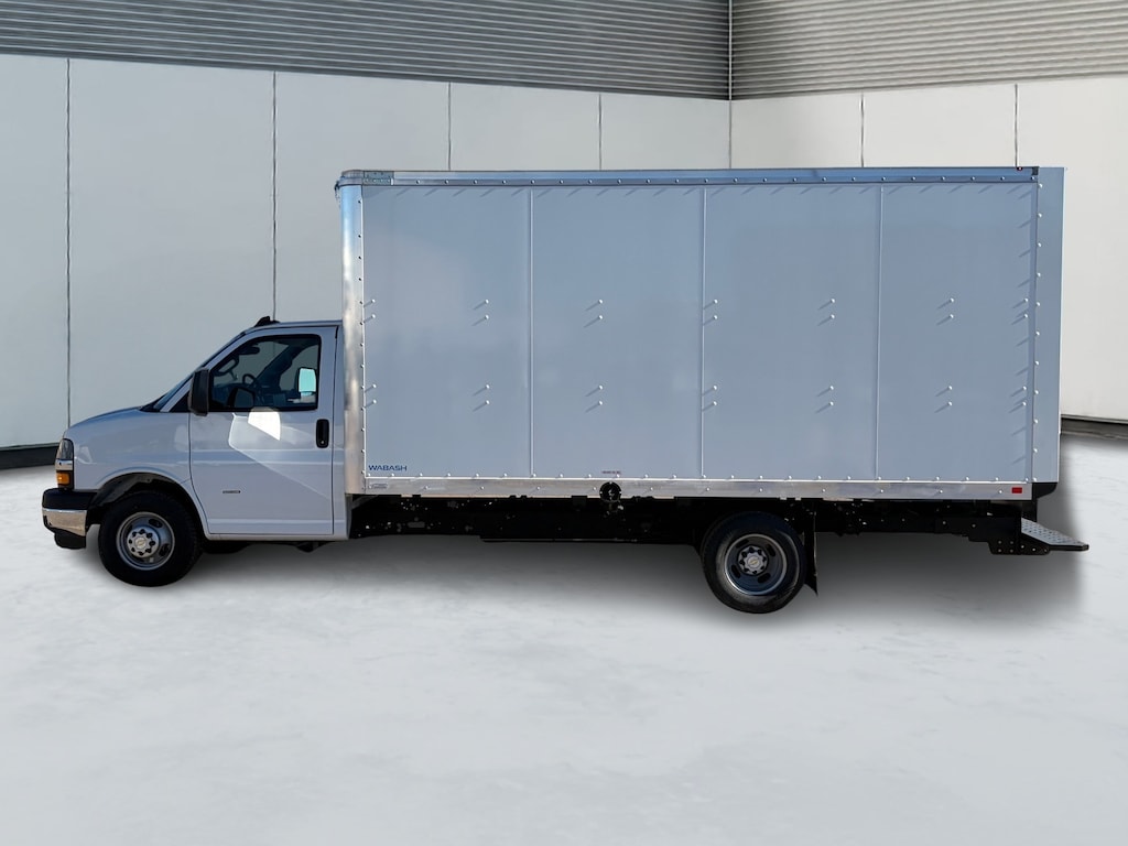 New 2025 Chevrolet Express 3500 CB