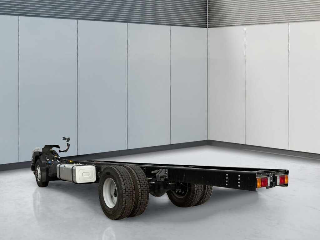 New 2025 ISUZU FTR