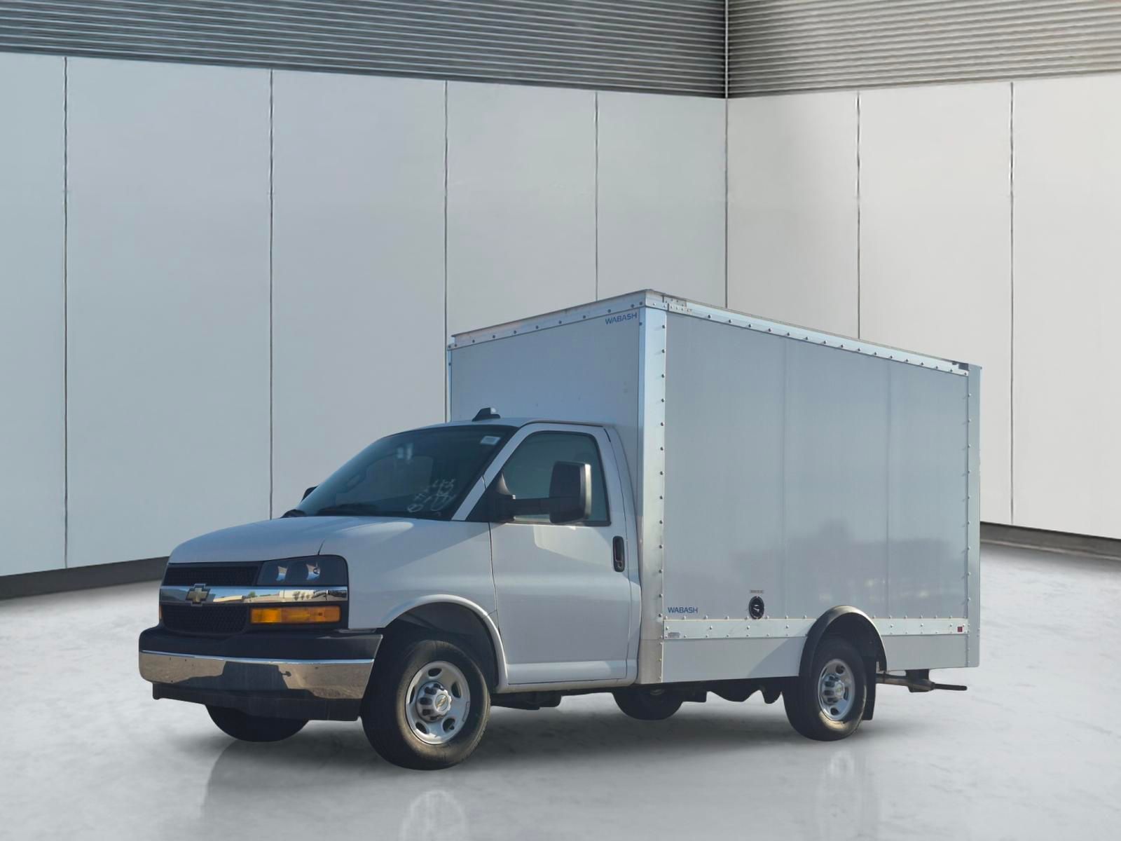 2025 Chevrolet Express Cutaway Base