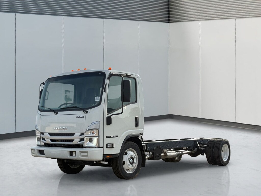 New 2025 ISUZU NRR