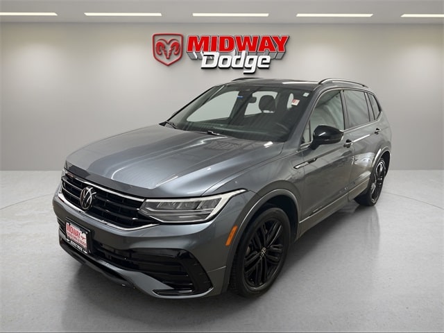 Used 2022 Volkswagen Tiguan SE R-LINE BLACK with VIN 3VV8B7AX3NM065478 for sale in Chicago, IL