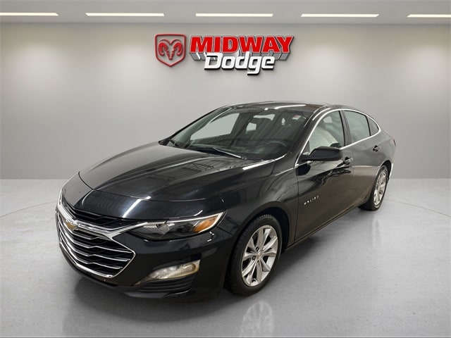 Used 2020 Chevrolet Malibu 1LT with VIN 1G1ZD5ST5LF061032 for sale in Chicago, IL