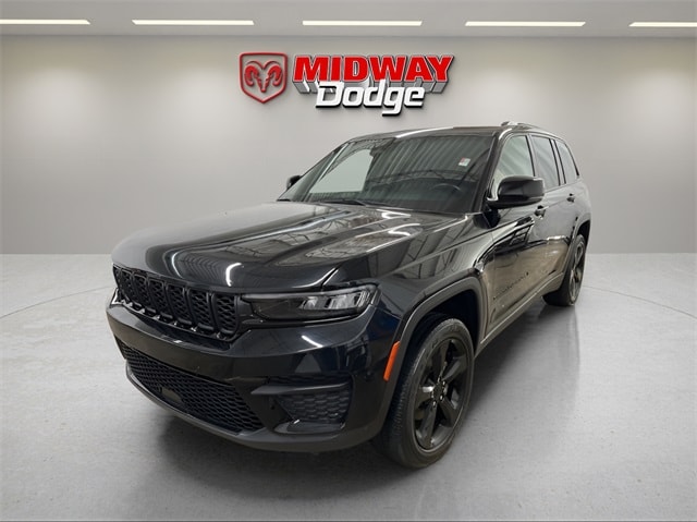 Used 2022 Jeep Grand Cherokee Altitude with VIN 1C4RJHAG6N8577851 for sale in Chicago, IL
