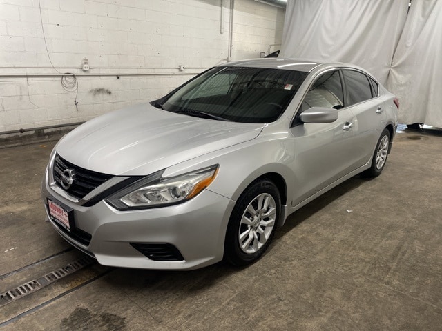 Used 2018 Nissan Altima S with VIN 1N4AL3AP2JC298551 for sale in Chicago, IL