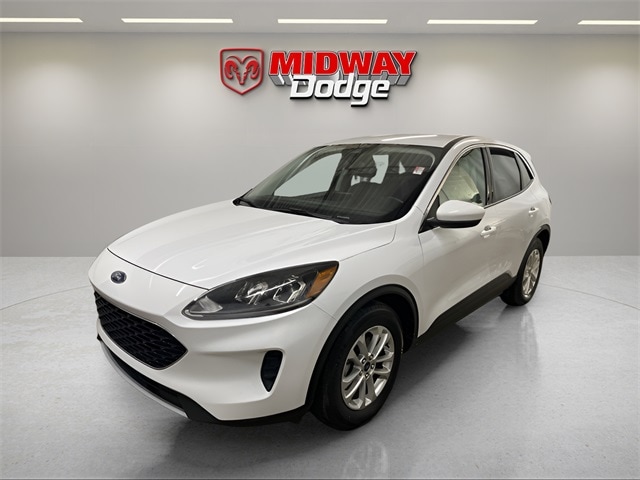Used 2021 Ford Escape SE with VIN 1FMCU0G63MUB29369 for sale in Chicago, IL