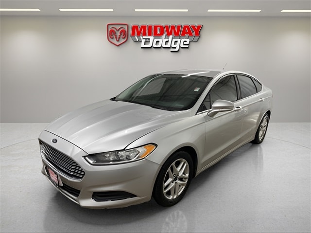 Used 2016 Ford Fusion SE with VIN 3FA6P0H7XGR308252 for sale in Chicago, IL