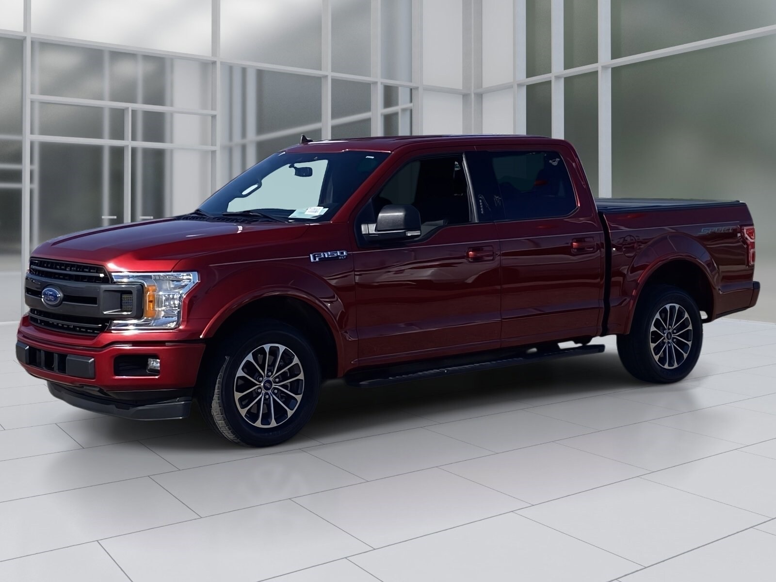 2019 Ford F-150 XLT photo 2