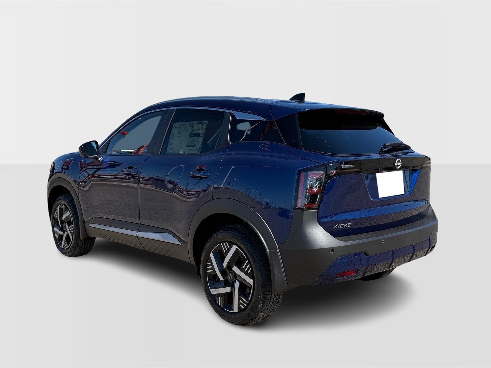 2026 Nissan Kicks SV photo 3