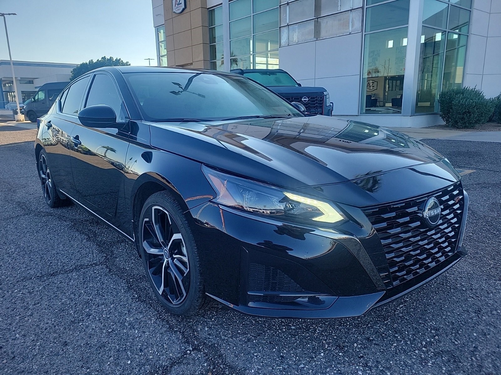 2024 Nissan Altima 2.5 SR photo 3