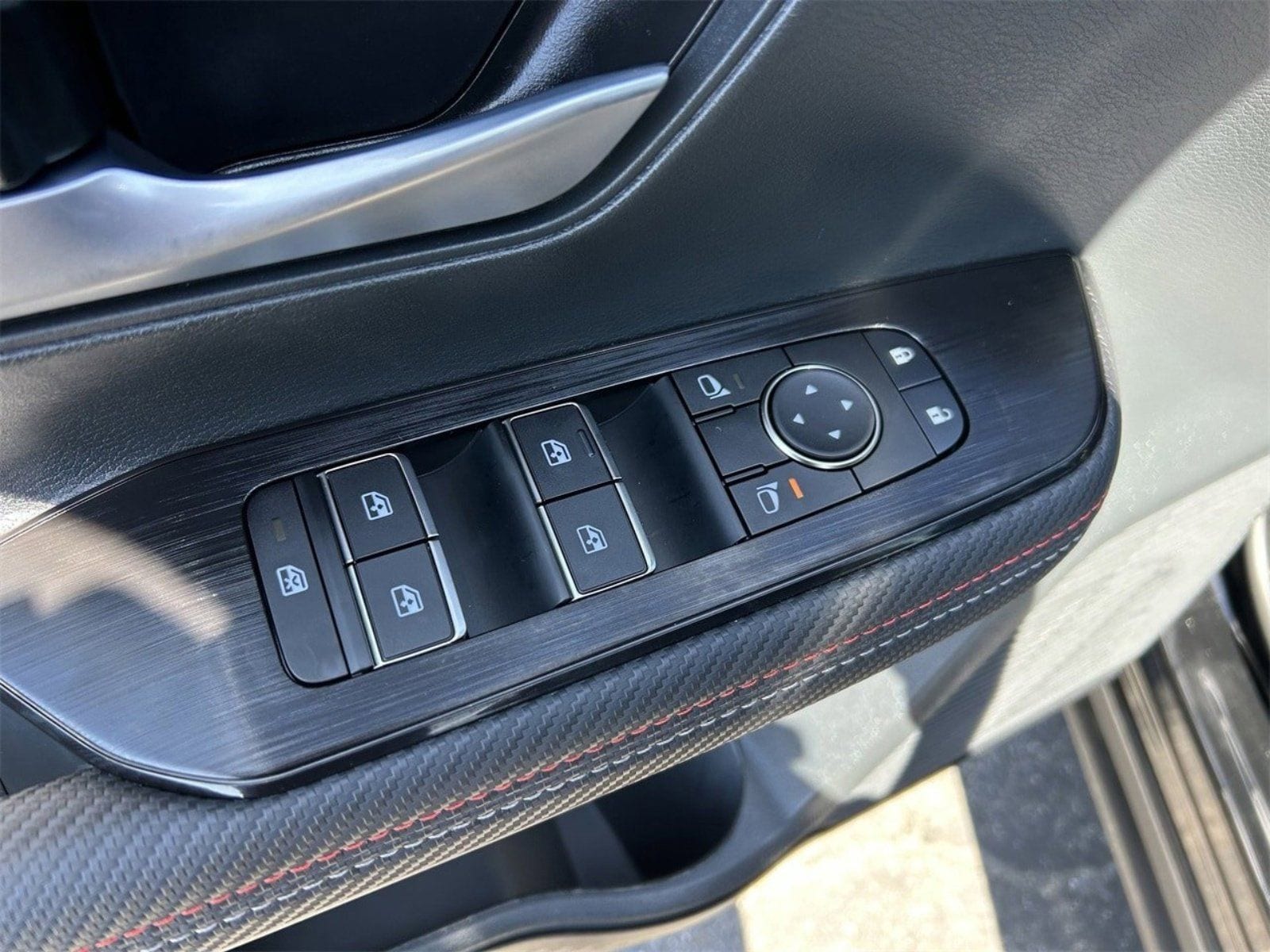 2025 Nissan Kicks SR - Photo 23