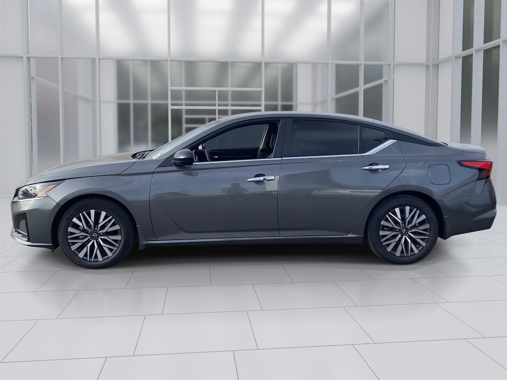 New 2025 Nissan Altima SV Sedan