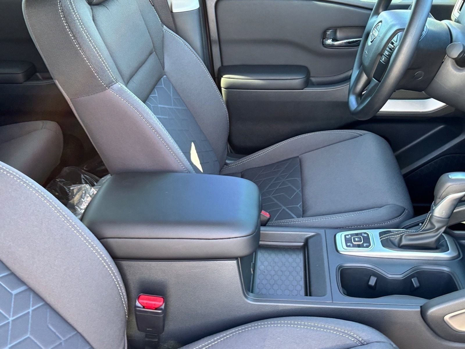 2026 Nissan Frontier SV - Photo 12