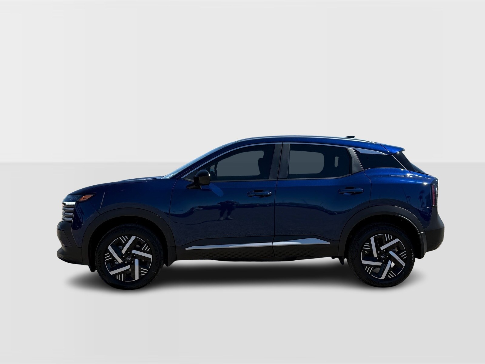 2026 Nissan Kicks SV photo 2
