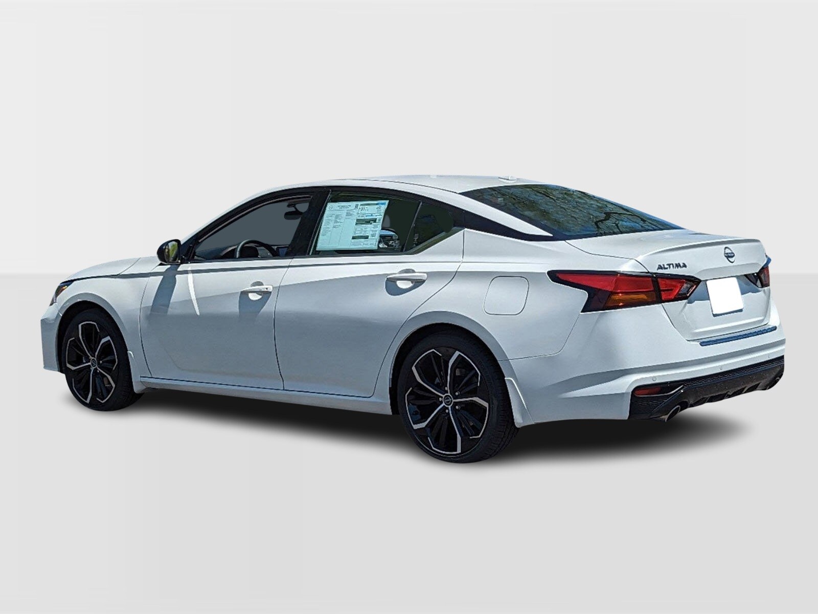 2025 Nissan Altima SR photo 3