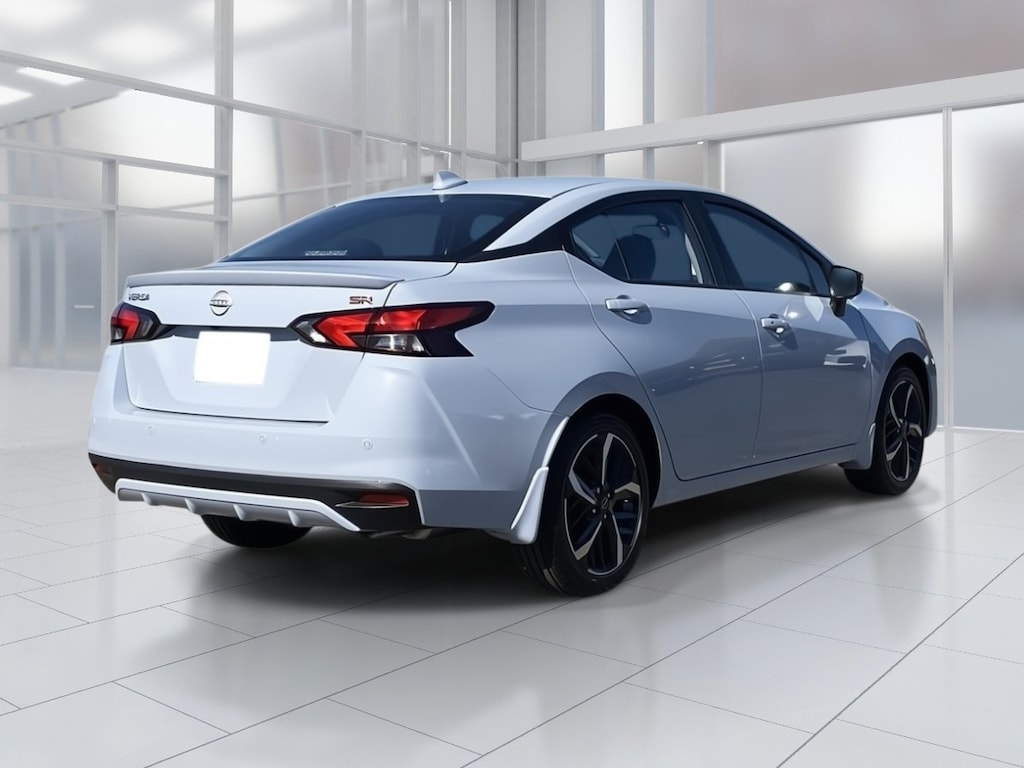 New 2025 Nissan Versa 1.6 SR Sedan