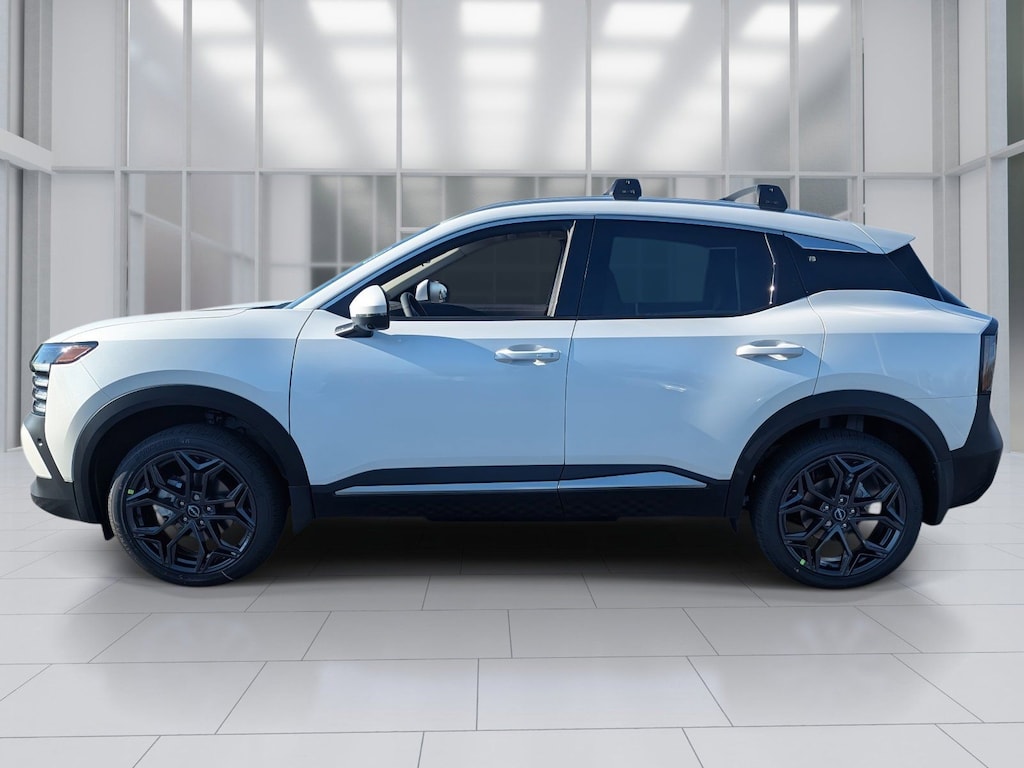 New 2025 Nissan Kicks SR SUV