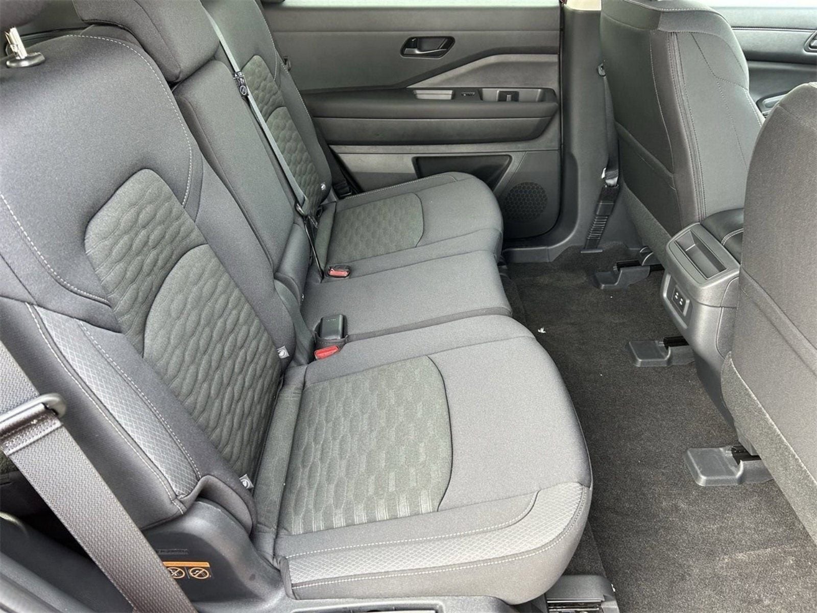 2026 Nissan Pathfinder SV - Photo 14