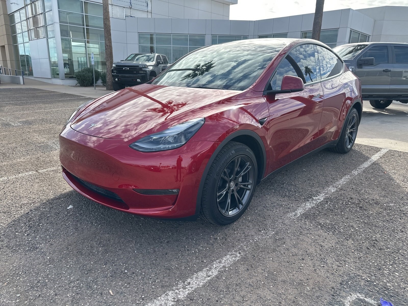 2025 Tesla Model Y Long Range photo 2