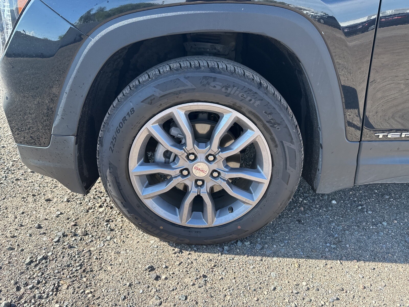 2024 Gmc Terrain SLT photo 2