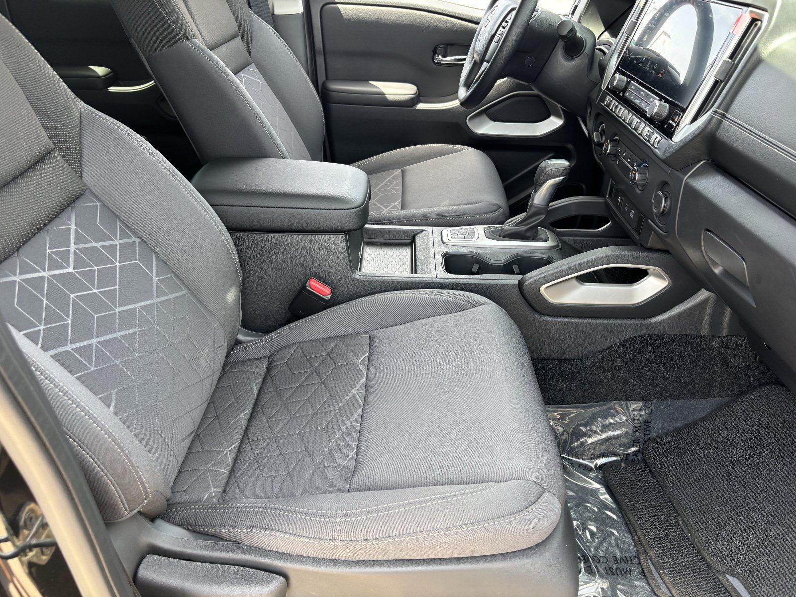 2026 Nissan Frontier SV - Photo 12