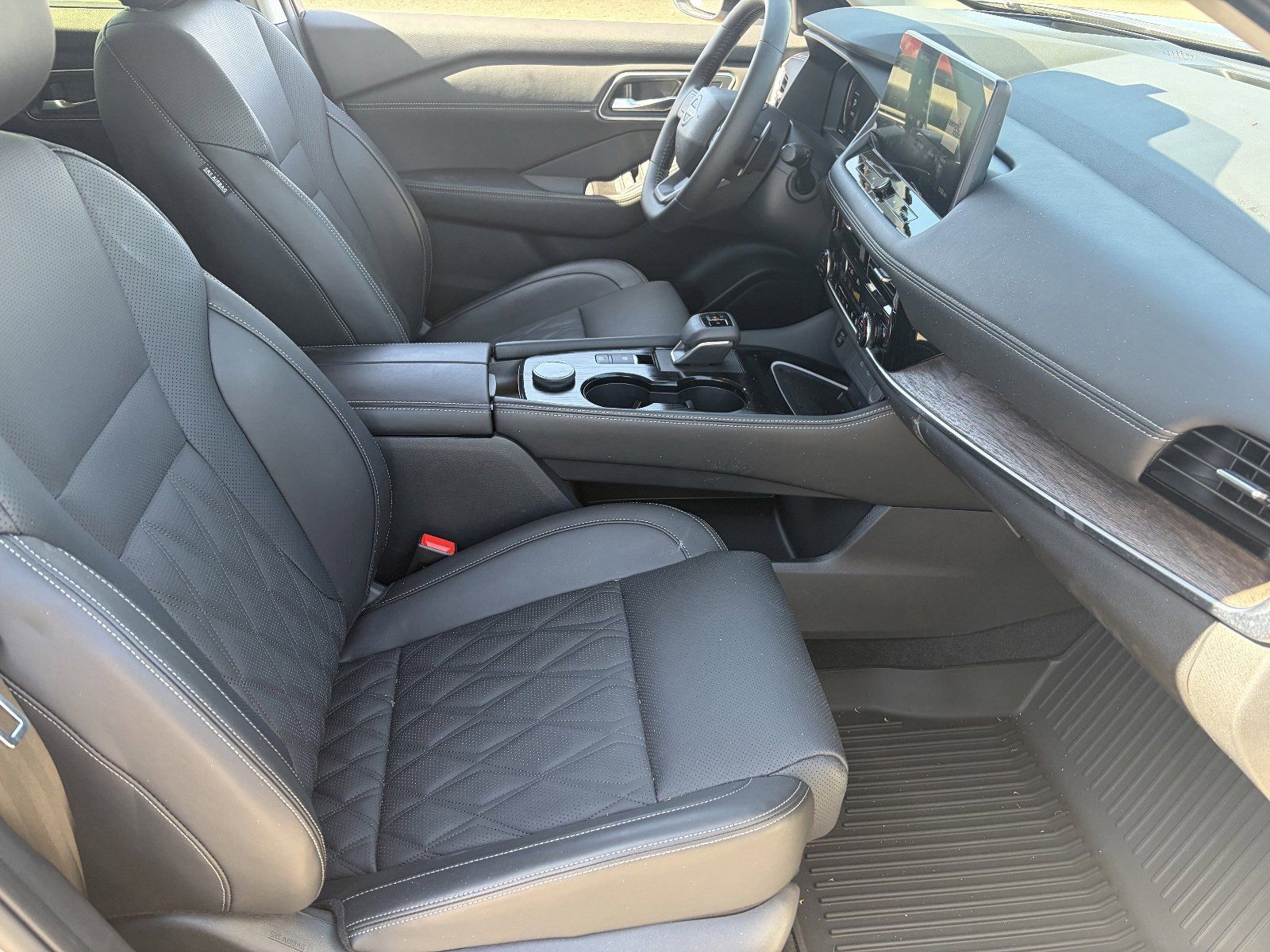 2026 Nissan Rogue Platinum - Photo 12