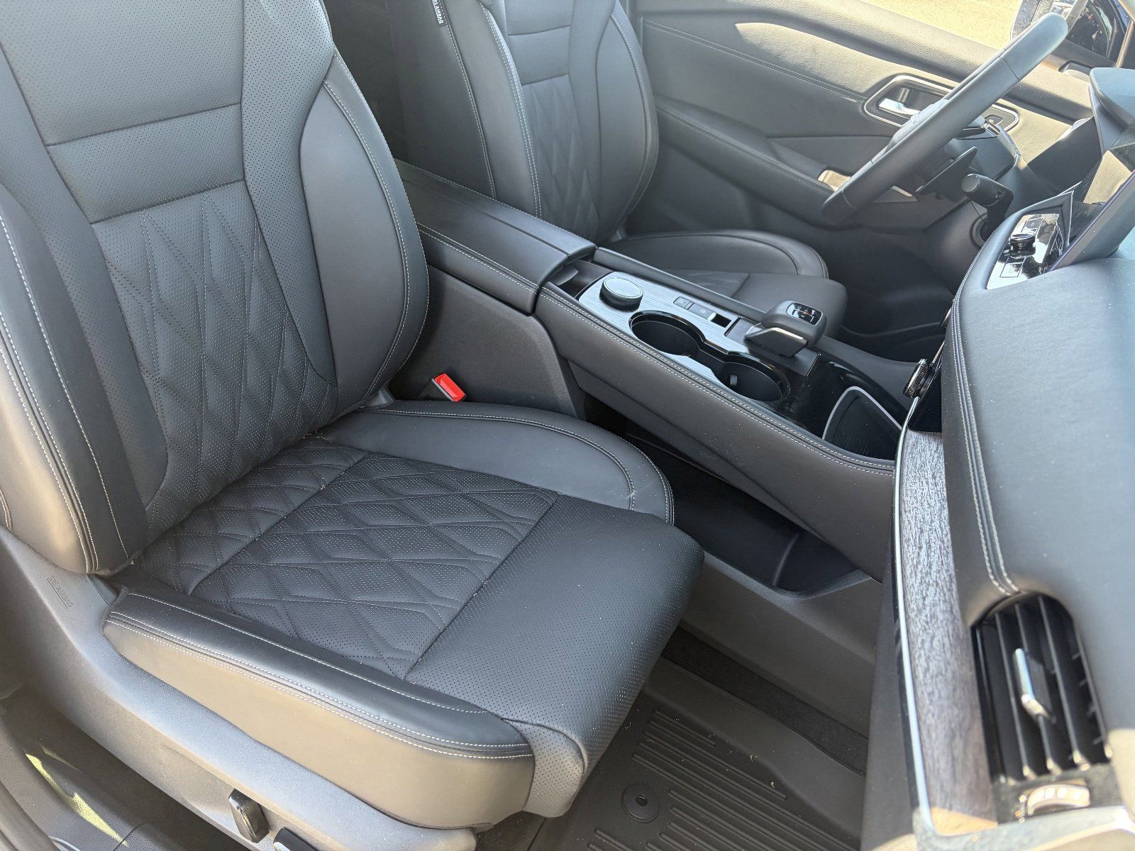 2026 Nissan Rogue Platinum - Photo 11